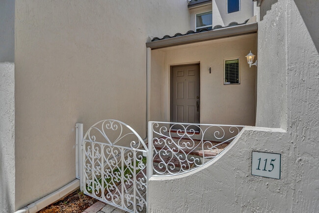 1900 Oceanwalk Ln in Pompano Beach, FL - Building Photo - Building Photo