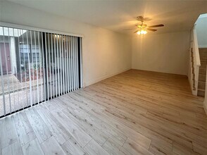 2580 Coral Springs Dr in Coral Springs, FL - Building Photo - Building Photo