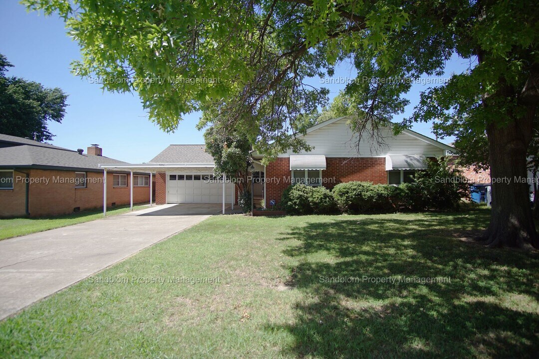 4821 E 35th St in Tulsa, OK - Building Photo