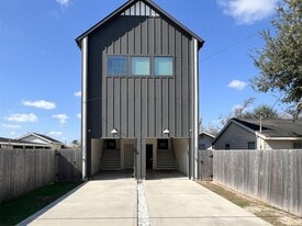 3407 Sakowitz St, Unit B in Houston, TX - Building Photo