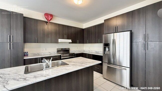 16 Mussle White Rd in Brampton, ON - Building Photo - Building Photo