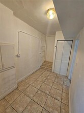 655 SW 19th Rd-Unit -2 in Miami, FL - Building Photo - Building Photo