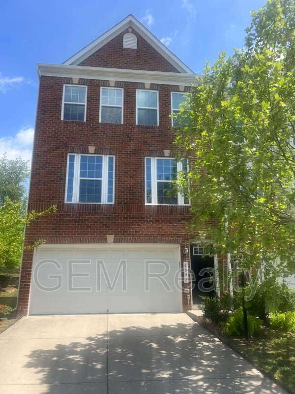 property at 1642 Dorothy Ln