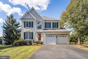 5634 Annenberg Ct in Haymarket, VA - Building Photo