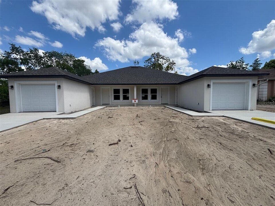 3390 Dristol Ave in Spring Hill, FL - Building Photo