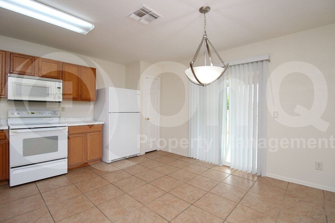 667 W Jardin Dr in Casa Grande, AZ - Building Photo