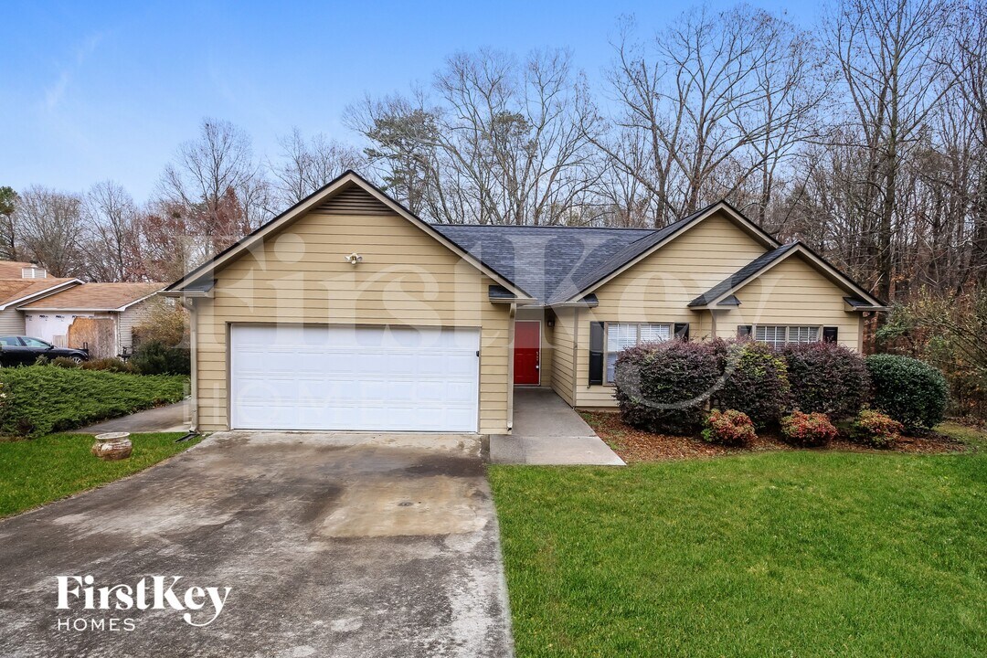 861 Georgetown Dr in Winder, GA - Building Photo