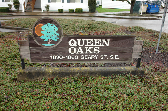 Queen Oaks in Albany, OR - Building Photo - Building Photo