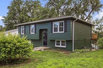 7118 S 33rd St in Bellevue, NE - Building Photo - Building Photo