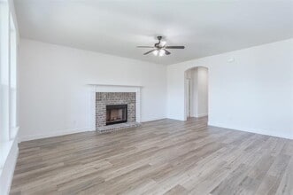 2312 Glasgow Wy in Denton, TX - Building Photo - Building Photo