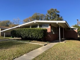 2704 Charlotte St in Texarkana, TX - Building Photo