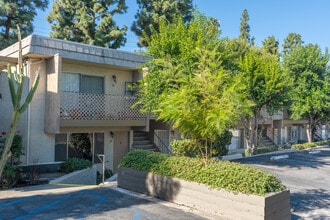 Granada Pueblo Apartments in Riverside, CA - Building Photo - Building Photo