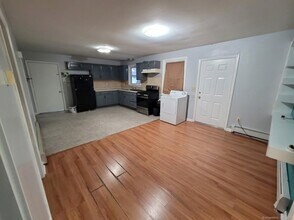 92 Highland Ave in Naugatuck, CT - Building Photo - Building Photo