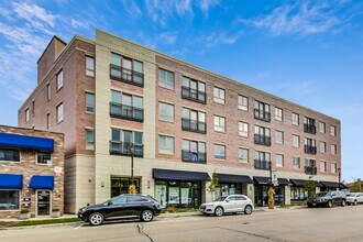 555 Roger Williams Ave in Highland Park, IL - Building Photo - Building Photo