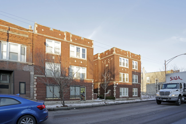 3848 W Grand Ave in Chicago, IL - Building Photo - Building Photo