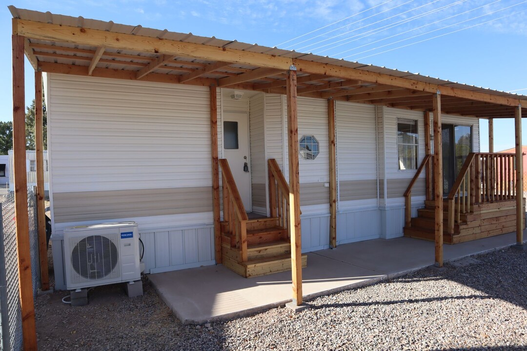 800 S Quarterhorse Ave in Benson, AZ - Building Photo