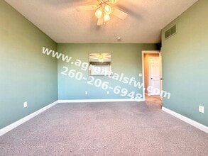 8819 Strathmore Ln in Fort Wayne, IN - Building Photo - Building Photo