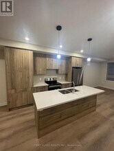 24 Lewis Craigie Ln in Markham, ON - Building Photo - Building Photo