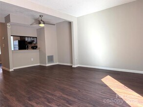 621 Lex Dr in Charlotte, NC - Building Photo - Building Photo