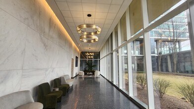 9655 Woods Dr in Skokie, IL - Building Photo - Building Photo