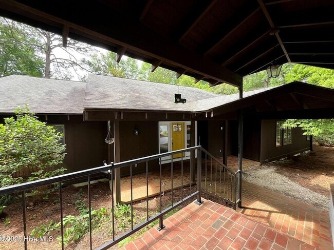 1010 Monticello Dr in Pinehurst, NC - Building Photo - Building Photo