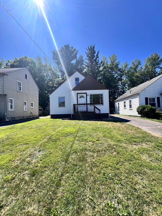 151 Clifton Dr in Youngstown, OH - Building Photo - Building Photo