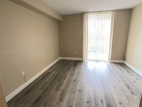 5077 NW 7th St, Unit 609 in Miami, FL - Building Photo - Building Photo