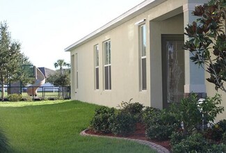 8305 Deerland Bluff Ln in Riverview, FL - Foto de edificio - Building Photo