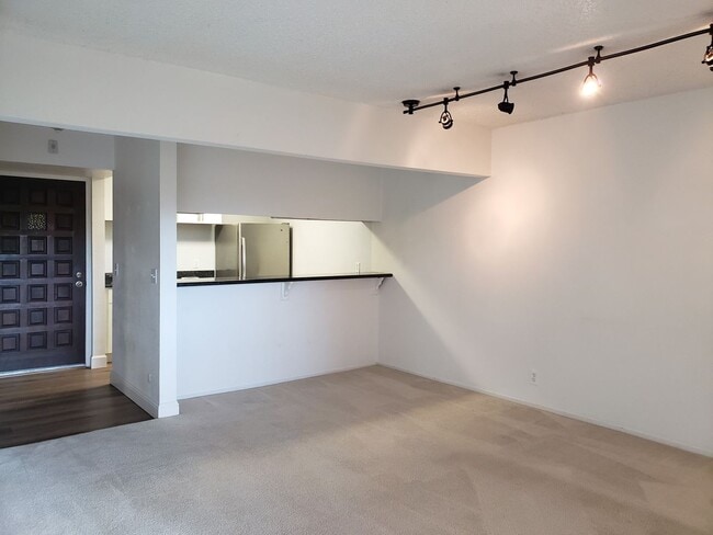 property at 1453 Neotomas Ave