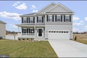 14 Candleberry Dr, Unit 4180 in La Plata, MD - Building Photo