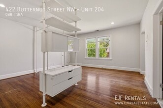 422 Butternut St NW in Washington, DC - Foto de edificio - Building Photo