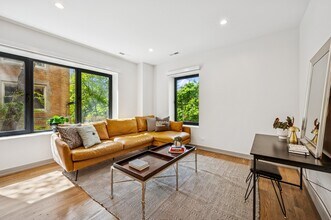 1341 W Estes Ave in Chicago, IL - Building Photo - Building Photo