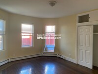 89 Ruthven St, Unit 2 in Boston, MA - Foto de edificio - Building Photo