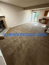 135 SW Oxford Pl in Lee's Summit, MO - Building Photo - Building Photo