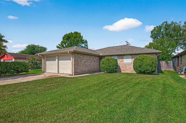 5243 Wickview Ln in Houston, TX - Building Photo - Building Photo