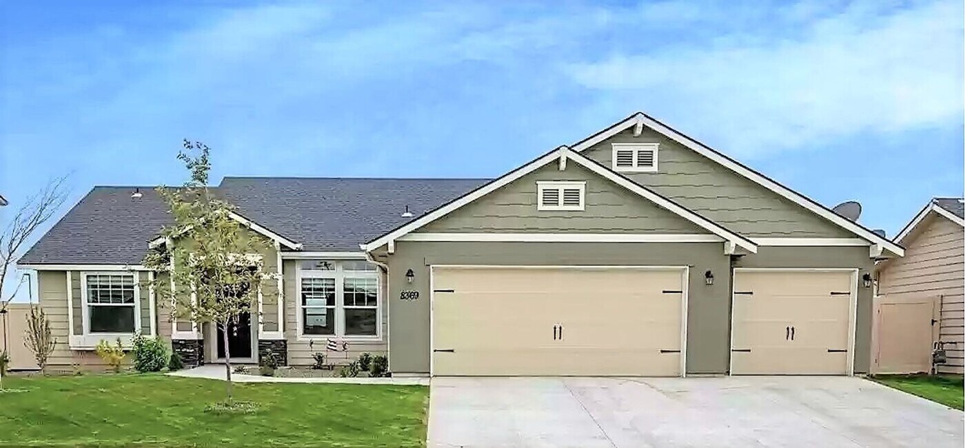 8369 E Rathdrum Dr in Nampa, ID - Building Photo