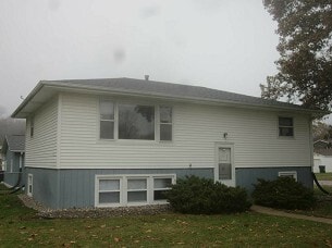property at 1608 Hillside Dr NW