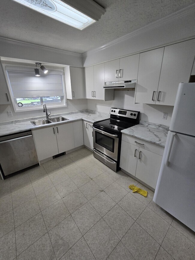 34521 Laburnum Ave in Abbotsford, BC - Building Photo - Building Photo
