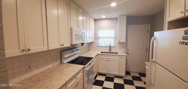 1083 Willow Branch Ave