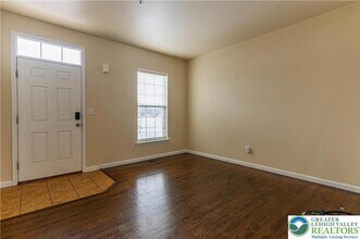 241 Snapdragon Way in Allentown, PA - Building Photo - Building Photo