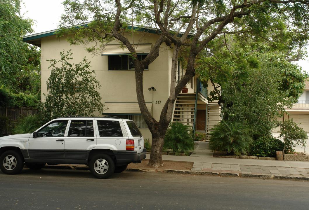 517 W Junipero St in Santa Barbara, CA - Building Photo