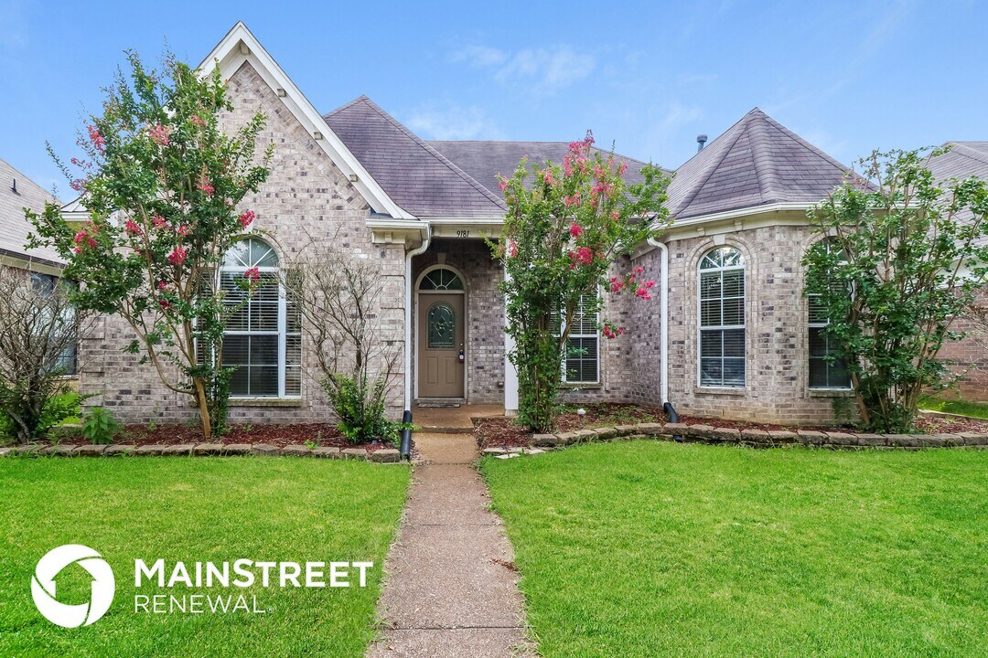 9181 Acadia Pl in Cordova, TN - Foto de edificio