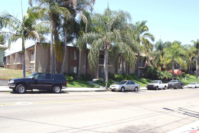 Carriage House Apartments in San Diego, CA - Building Photo - Building Photo