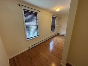 165 S Pearl St, Unit Apt 1 in Pearl River, NY - Building Photo - Building Photo