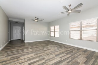 13856 W Ironwood St in Surprise, AZ - Foto de edificio - Building Photo