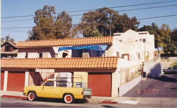 2313 Charlotte St in Los Angeles, CA - Building Photo