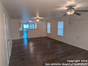 9106 Dublin Green in San Antonio, TX - Building Photo - Building Photo