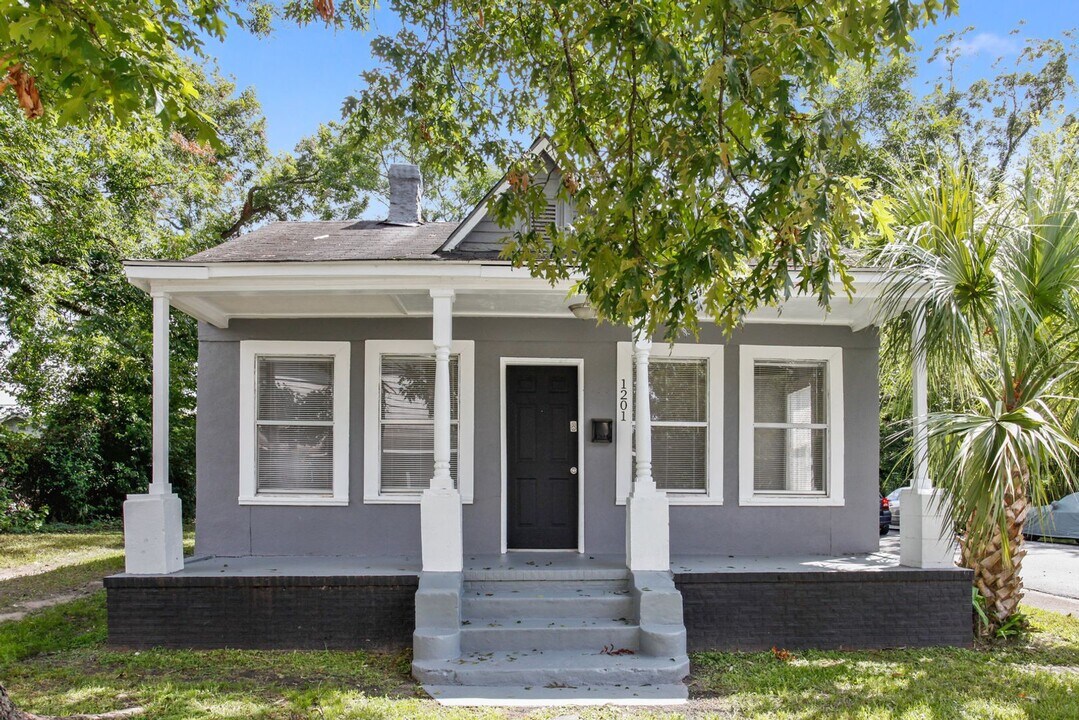 1201 E Bolton St-Unit -House in Savannah, GA - Building Photo
