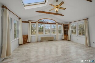 24 N Main St in East Hampton, CT - Building Photo