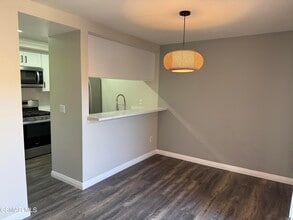 100 Hurlbut St in Pasadena, CA - Building Photo - Building Photo